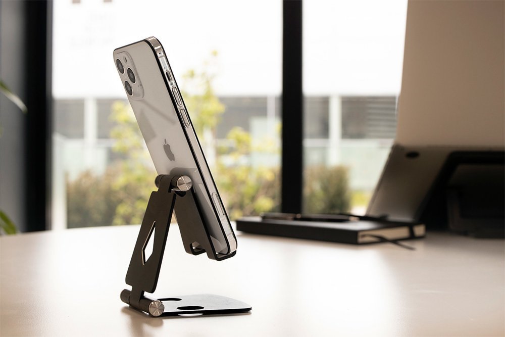 Mobiparts Phone Stand | Verstelbare Telefoonhouder van Metaal | Maat M - Matmuis - Matmuis