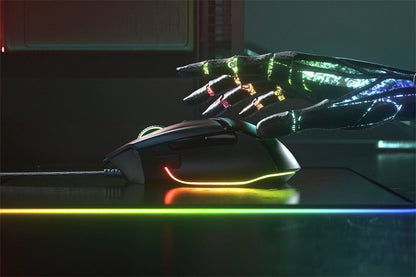Razer Basilisk V3 | Bekabelde Gaming Muis | Rechtshandig | USB-A | 26000 DPI | Zwart - Matmuis