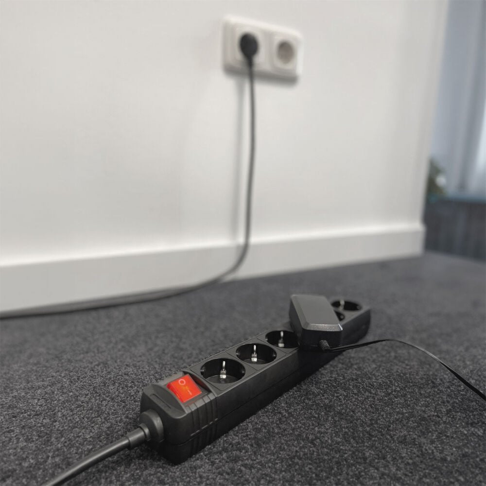 ACT AC2465 | Stekkerdoos | 6 Stopcontacten | 3 m | Binnen | Zwart - Matmuis - Matmuis