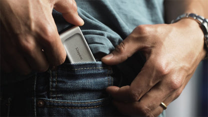 Kingston XS2000 | Externe SSD | 2000GB | USB 3.2 Gen 2x2 | Compact & Snel | Zilver/Zwart - Matmuis