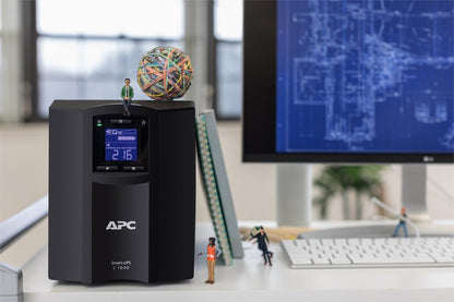 APC Smart-UPS SMC1000IC | 1000 VA / 600 W | Tower UPS | 8x IEC C13 Stopcontacten | Pure Sine Wave | AVR Spanningsregeling | LCD-scherm | SmartConnect