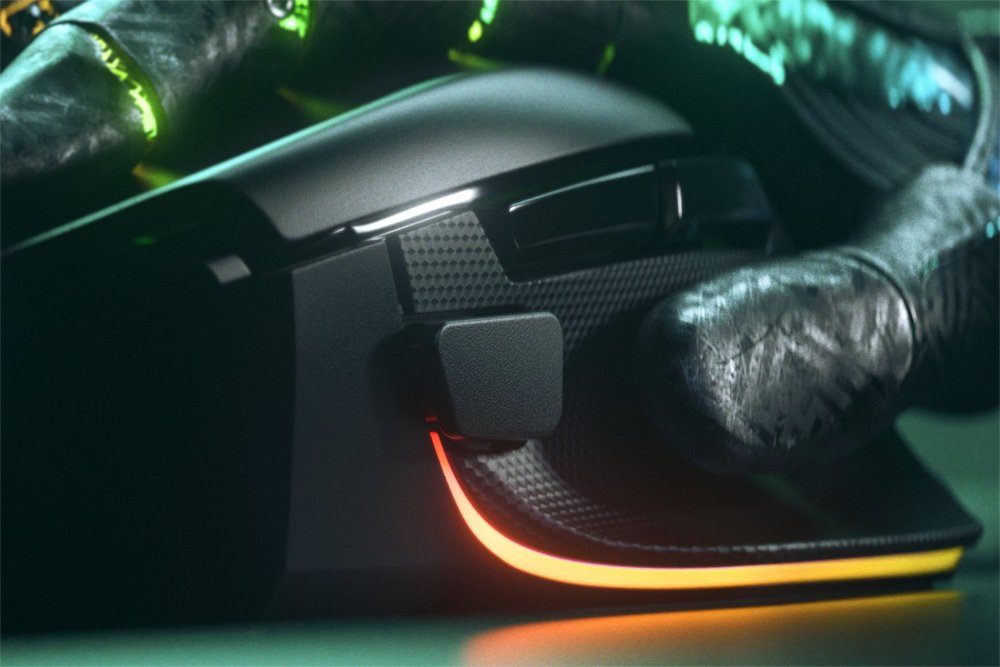 Razer Basilisk V3 | Bekabelde Gaming Muis | Rechtshandig | USB-A | 26000 DPI | Zwart - Matmuis