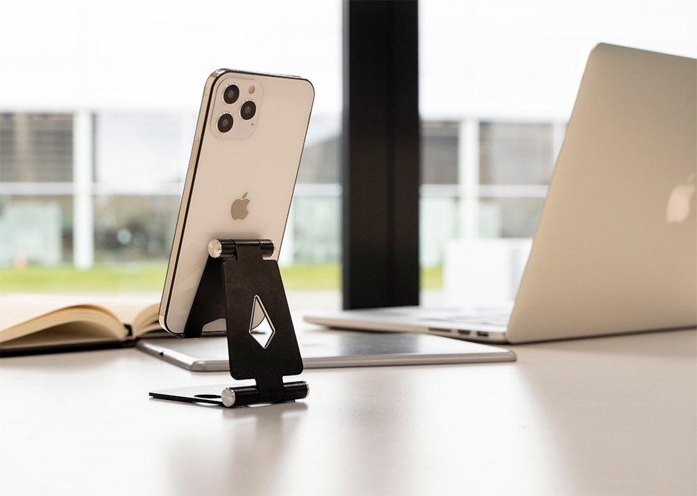 Mobiparts Phone Stand | Verstelbare Telefoonhouder van Metaal | Maat M - Matmuis - Matmuis
