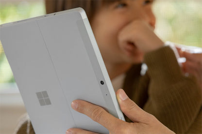 Microsoft Surface Go 2 | 10.5" Touch (1920x1280) | Intel Pentium Gold 4425Y | 4GB RAM | 64GB eMMC | Windows 10 Professional | Zilver | OPEN BOX - Matmuis