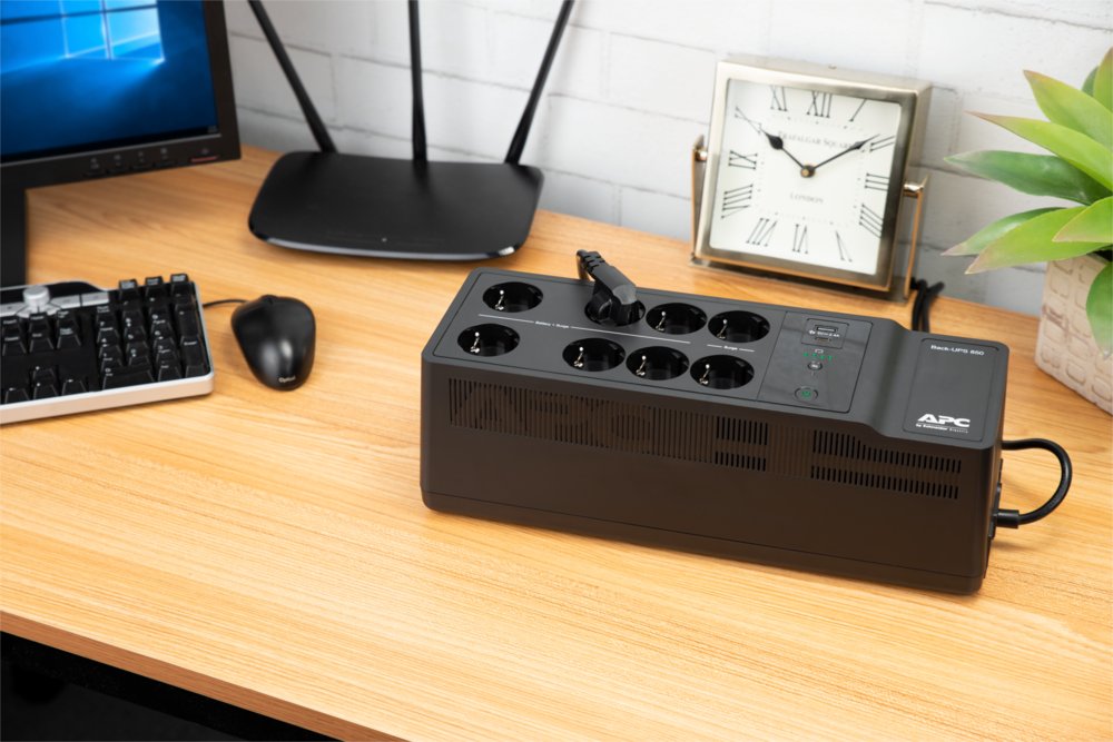 APC Back-UPS BE850G2-GR | 850 VA | 8 Schuko Stopcontacten (6 op Accu) | USB Type-A & C | AVR Spanningstabilisatie | Bescherming tegen Stroomstoringen - Matmuis